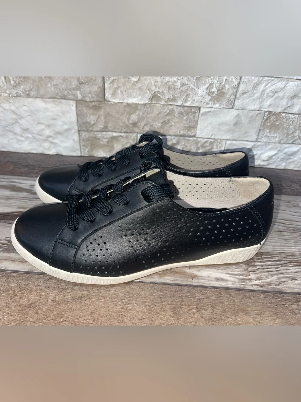 Dansko Orli Black Sneakers EUR 40 Women’s Size 9.5-10 Perforated Nappa Leather